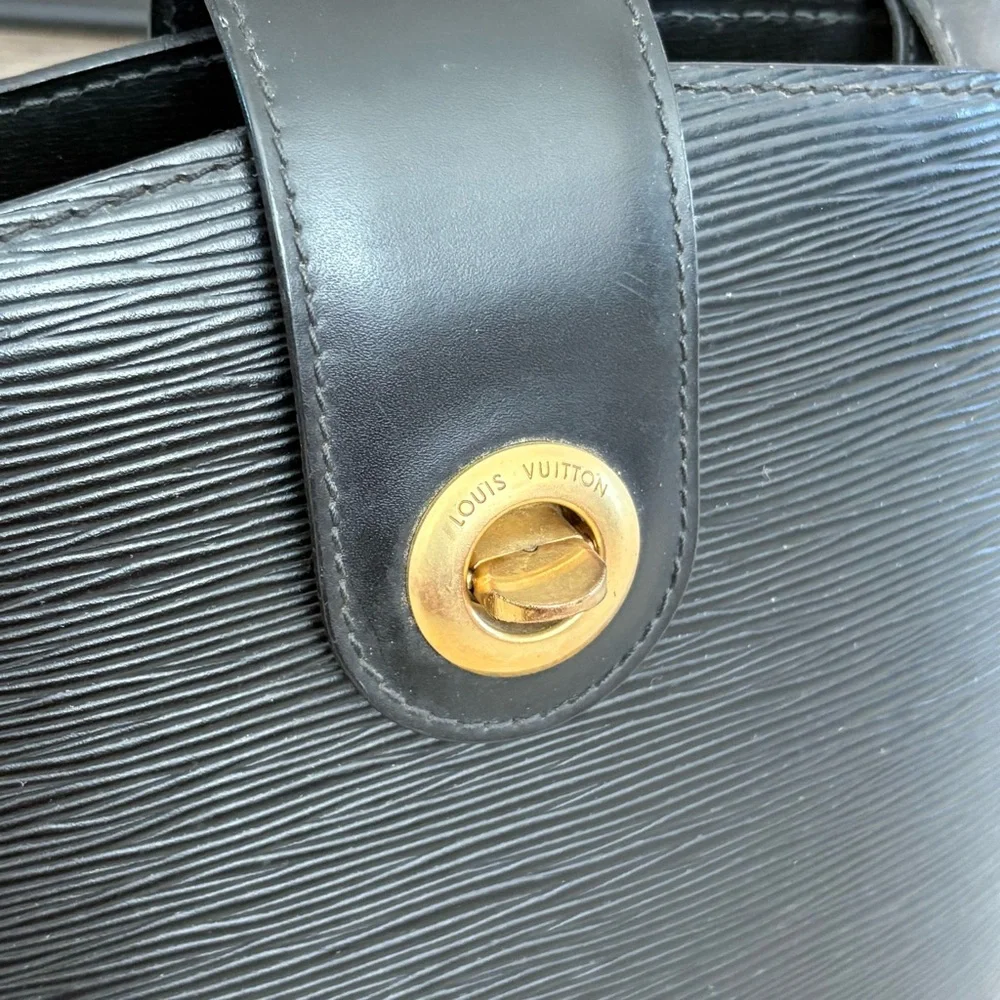 Louis Vuitton Epi Cluny Black Leather Bucket Bag